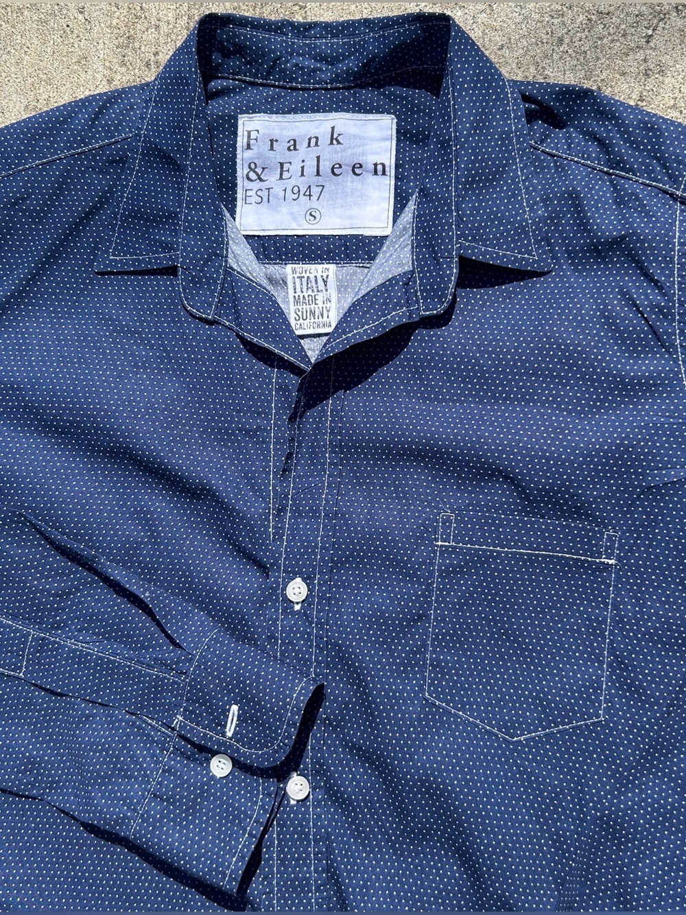 Frank & Eileen Blue Geometric Womens sz Small Button up